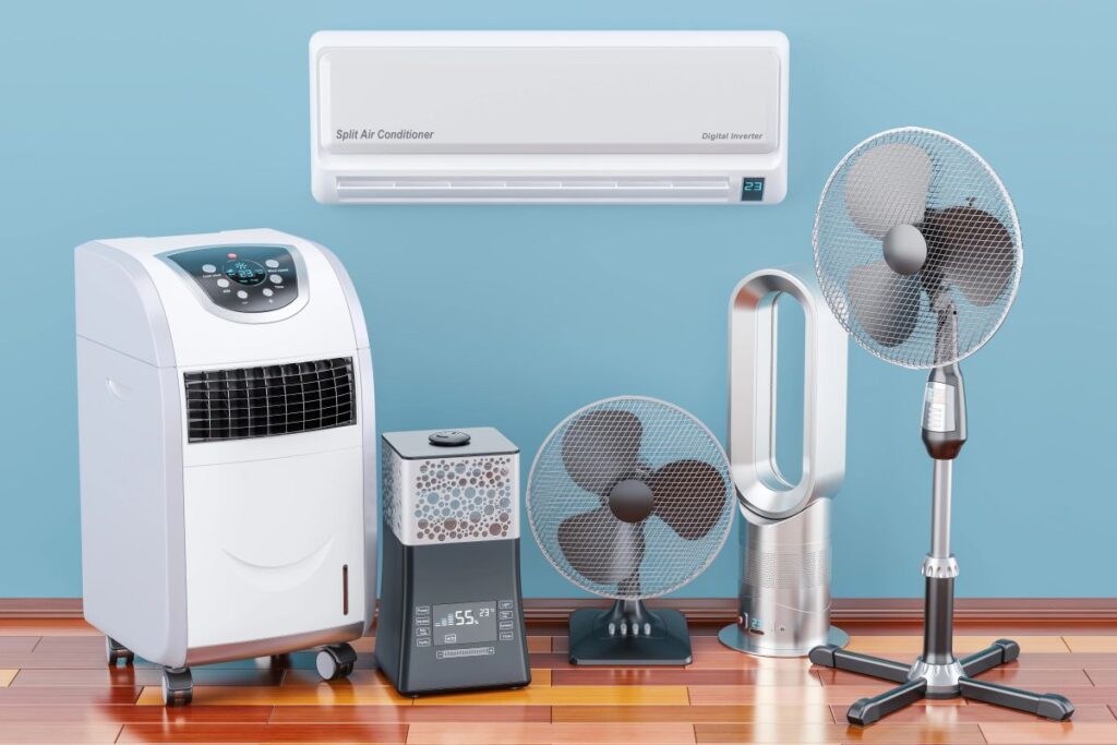 Comparison image showing an evaporative cooler and an air conditioner, illustrating the differences between them.